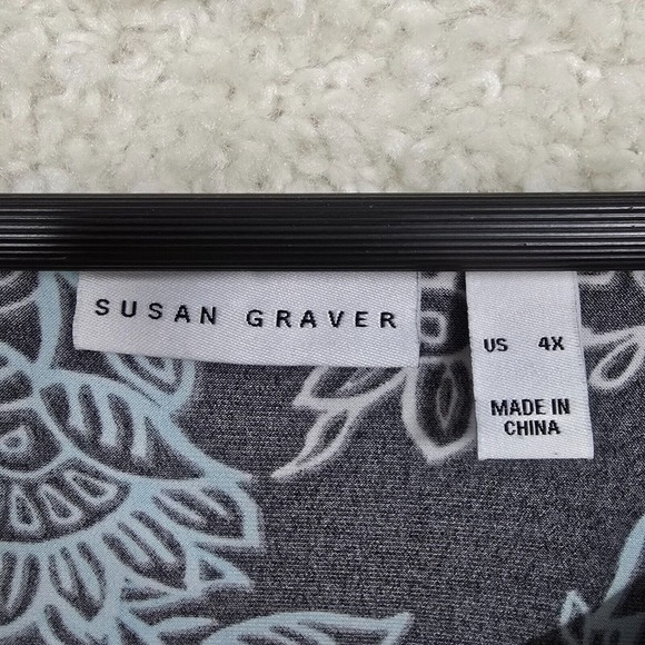 Susan Graver Top Womens 4X Blue Black Floral 3/4 Sleeve Liquid Knit Stretch - Picture 4 of 10